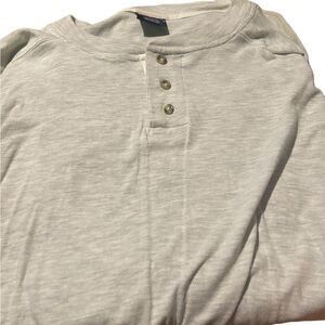 Andhurst XL button accents excellent condition long sleeved tee shirt